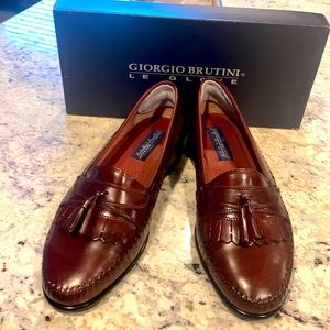 Brand New-Never Worn. Giorgio Brutini le Glove wine color Men size 10 W